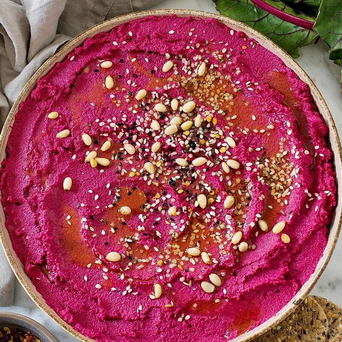LOW CARB BEETROOT AND CAULIFLOWER HUMMUS