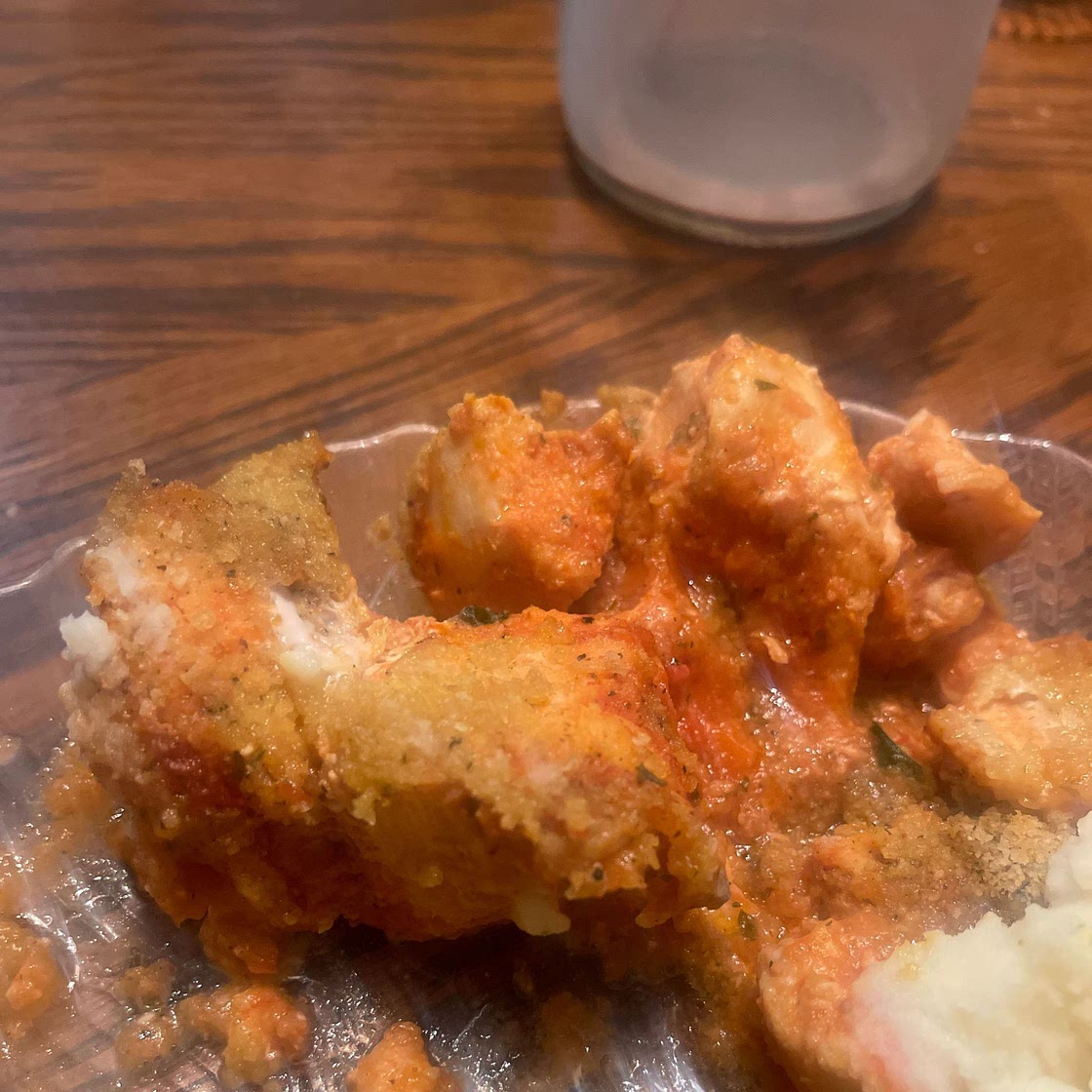 What do you call a chicken that goes on a safari? An eggs-plorer If you love chicken parmesan your gonna love this one pan meal! 2 pounds boneless skinless chicken breast 1/2 teaspoon salt 1/2 teaspoon garlic powder 1/4 teaspoon black pepper 1 tbs fresh ch