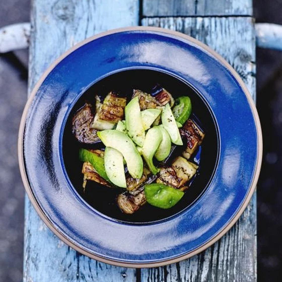 Salade aubergine tomate avocat
