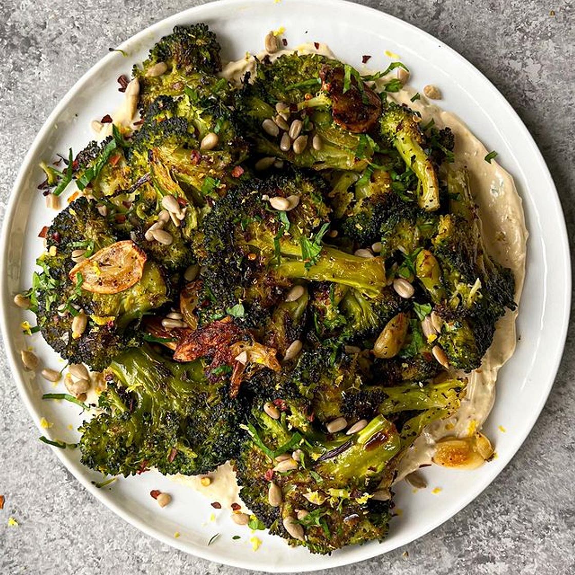 SMASHED BROCCOLI & GARLIC WITH BALSAMIC ONION CREAM!