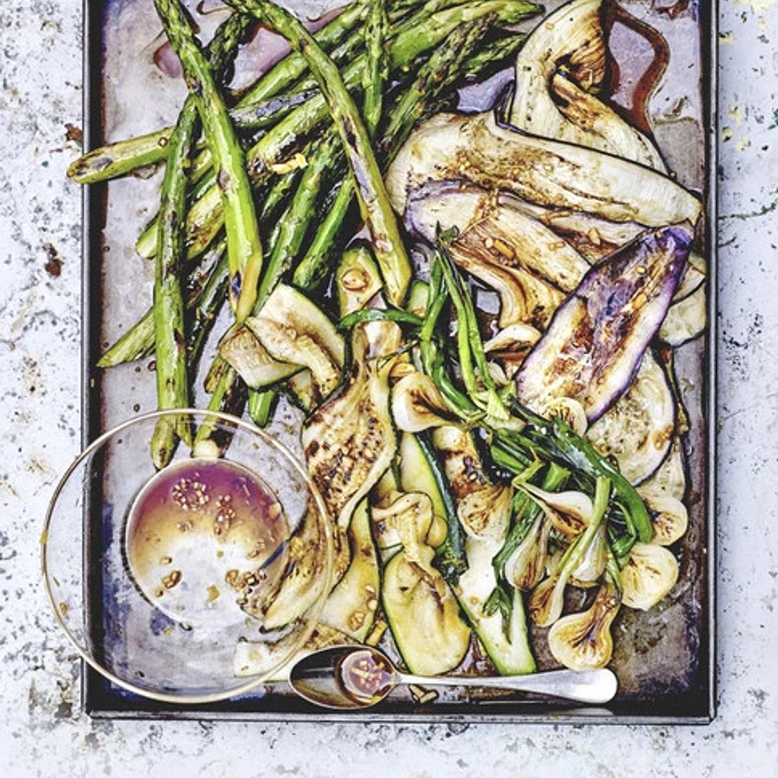 Legume grillé marinade a l'ail sauce soja