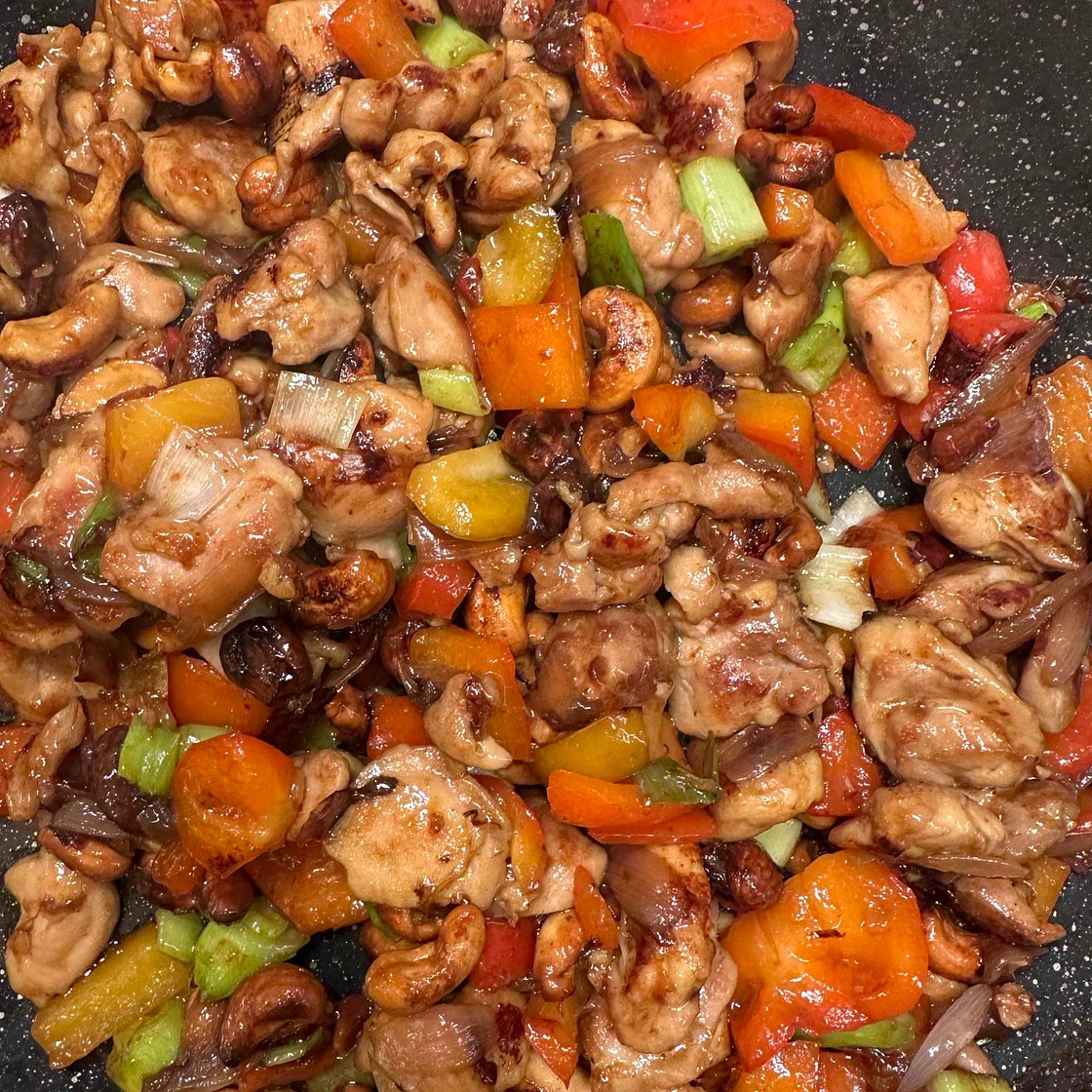 Chicken with cashew nuts 