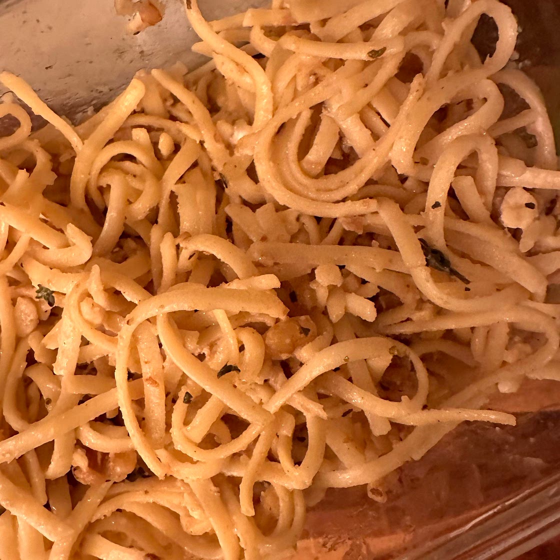 Walnut and parsley linguine 