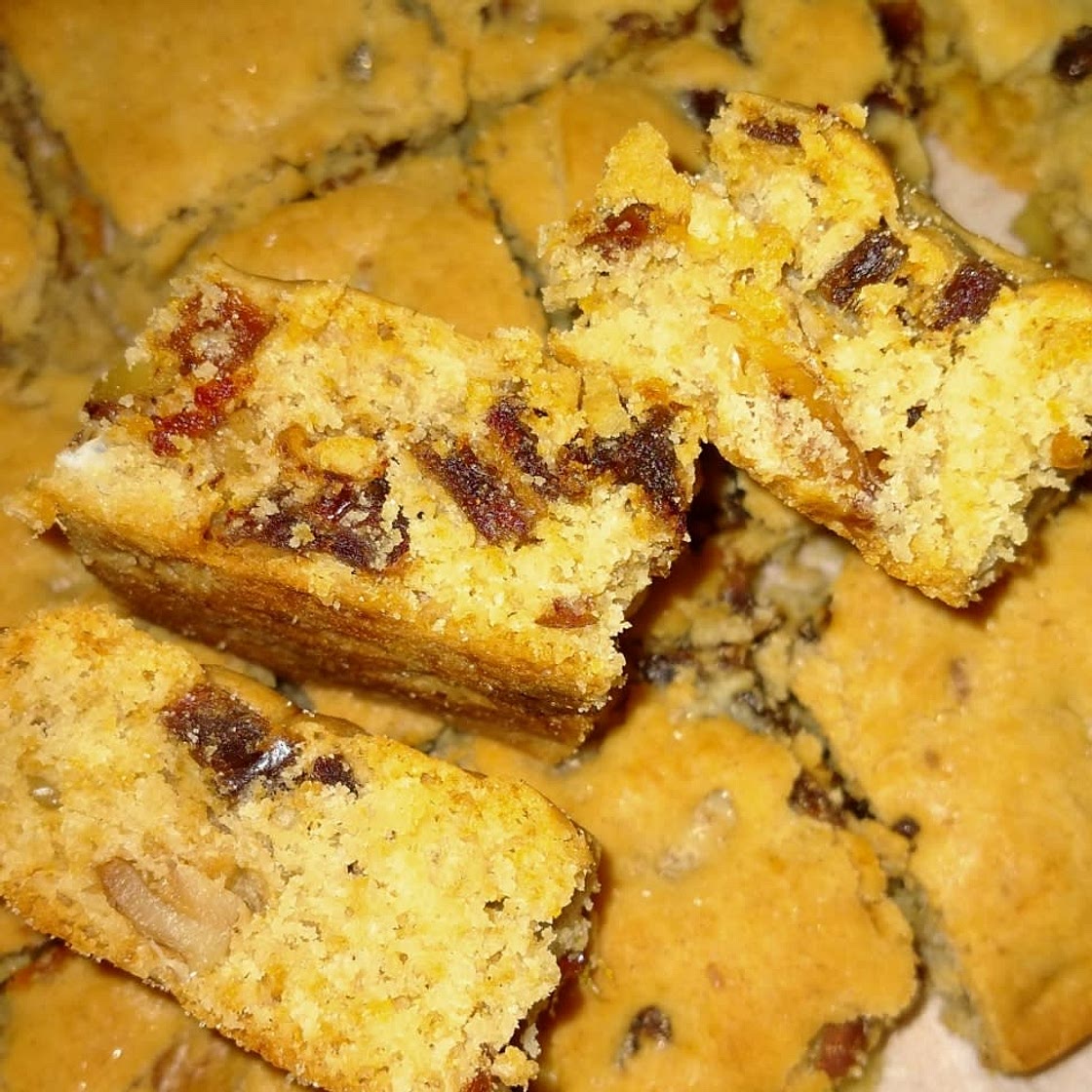 Date and Walnut Slice