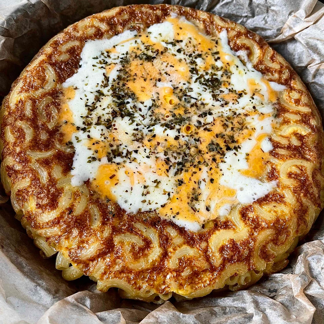 Grannies Mac N Cheese Pie 