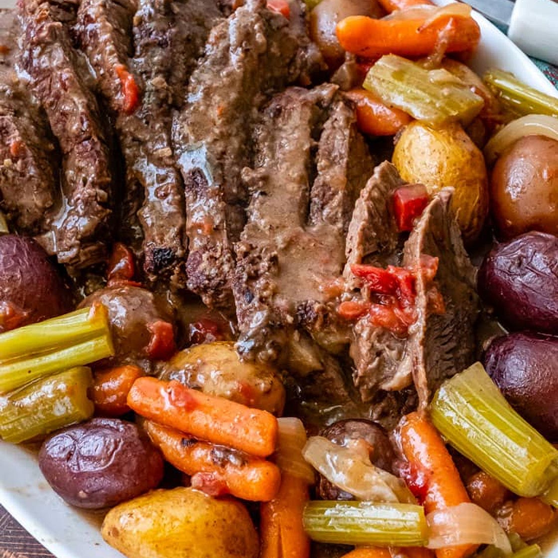EASY BEEF SHOULDER ROAST WITH VEGETABLES