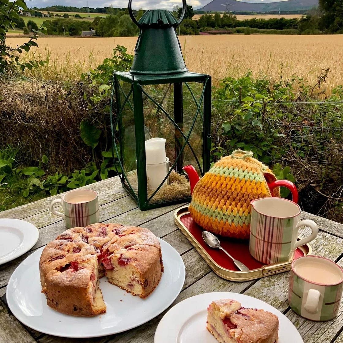 Brent’s Strawberry Cake