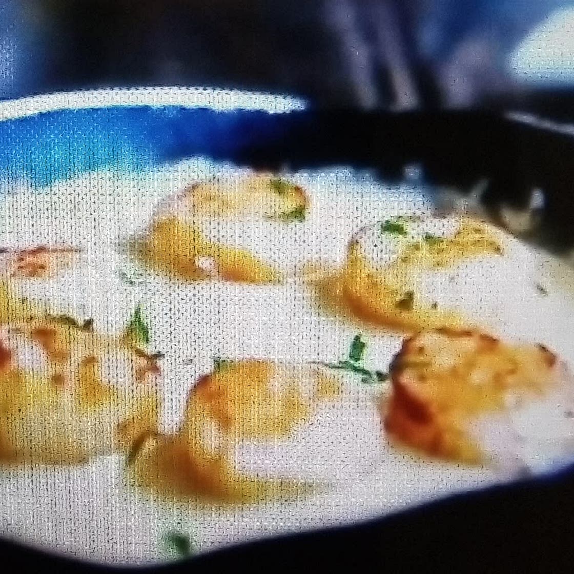 Scallops sous vide with butter cream sauce