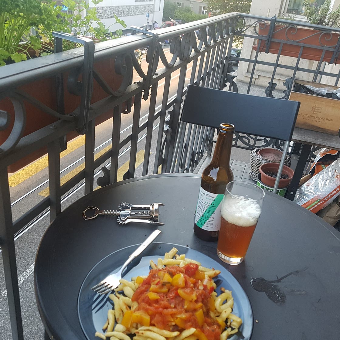 Spätzli mit Tomaten