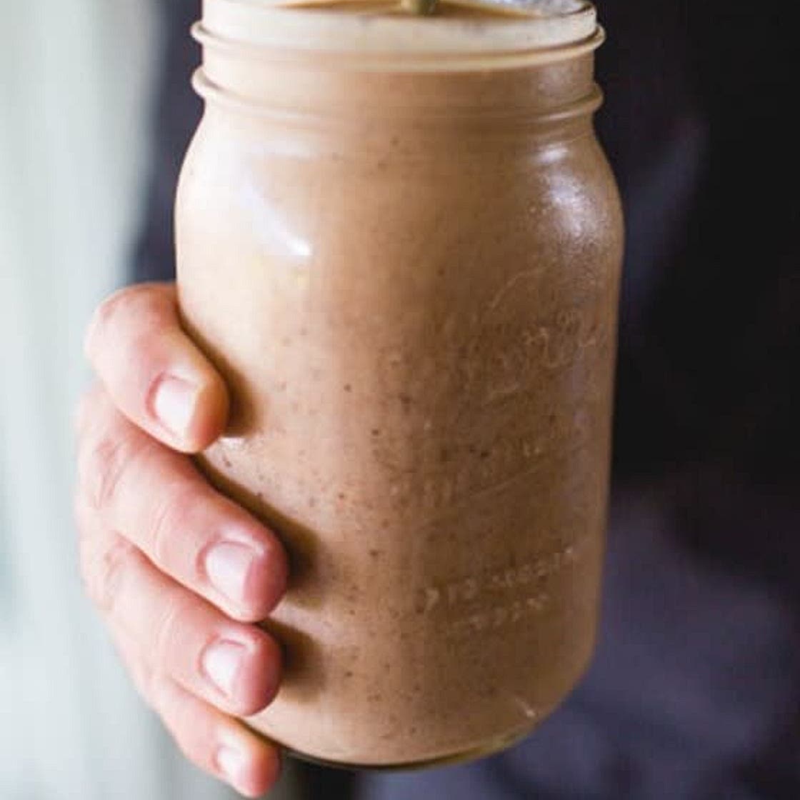 Chocolate-cashew energy shake