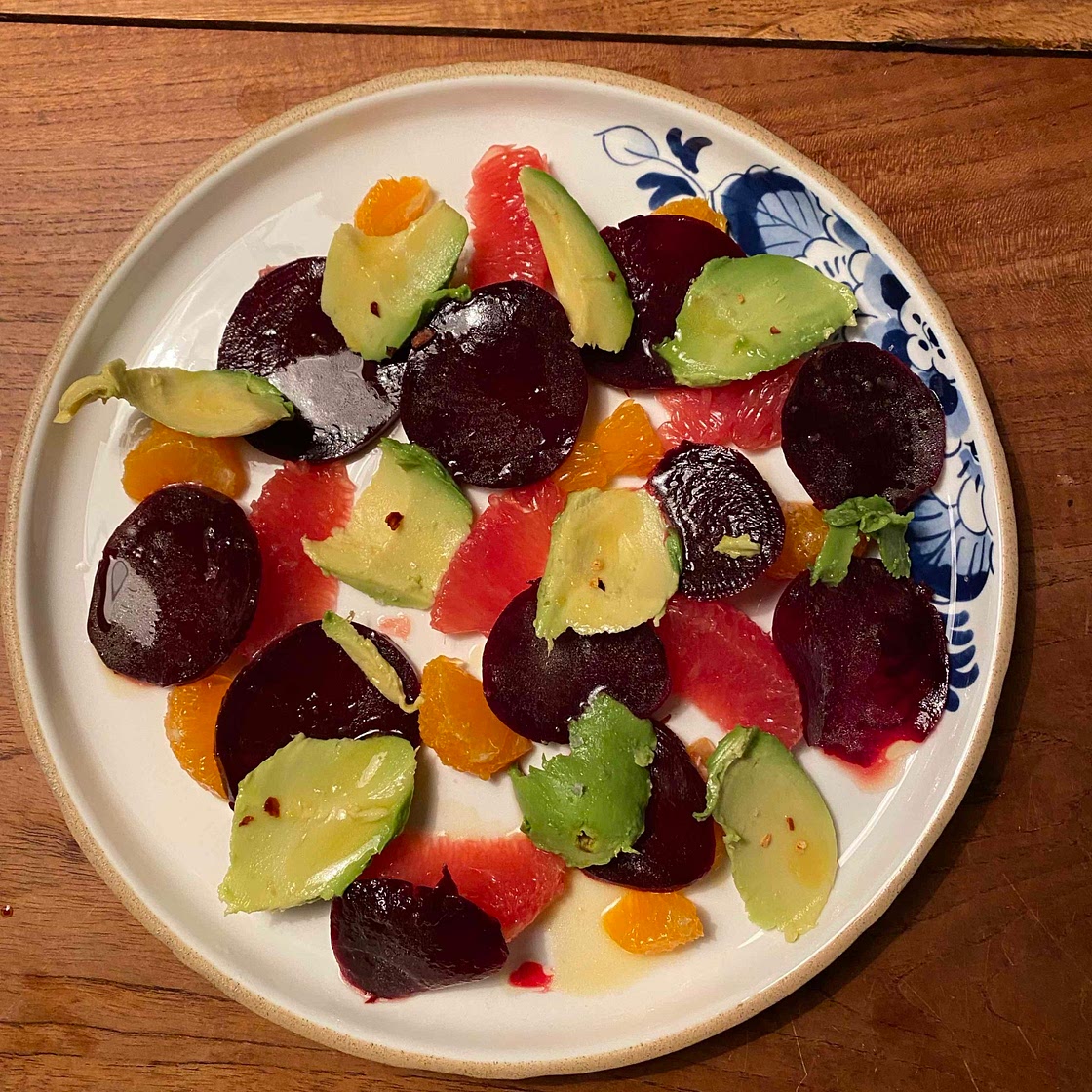 Avocado, bieten en citrussalade