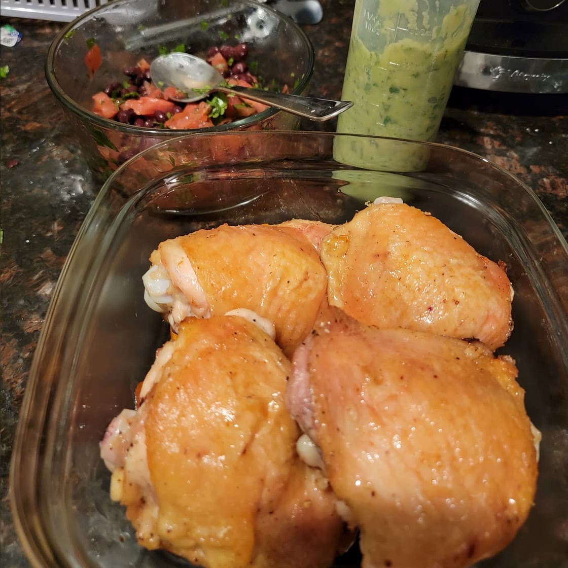 Garlic Chicken With Guasacaca Sauce