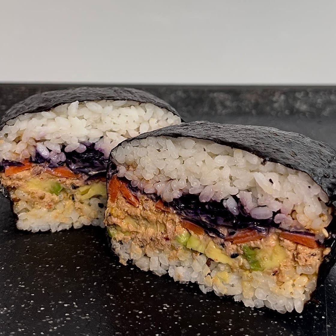 Tuna onigirazu