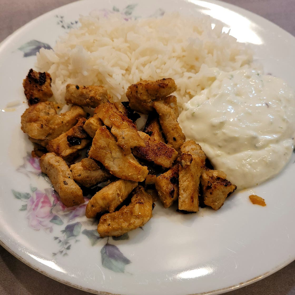 Gyros mit Tzatziki und Reis