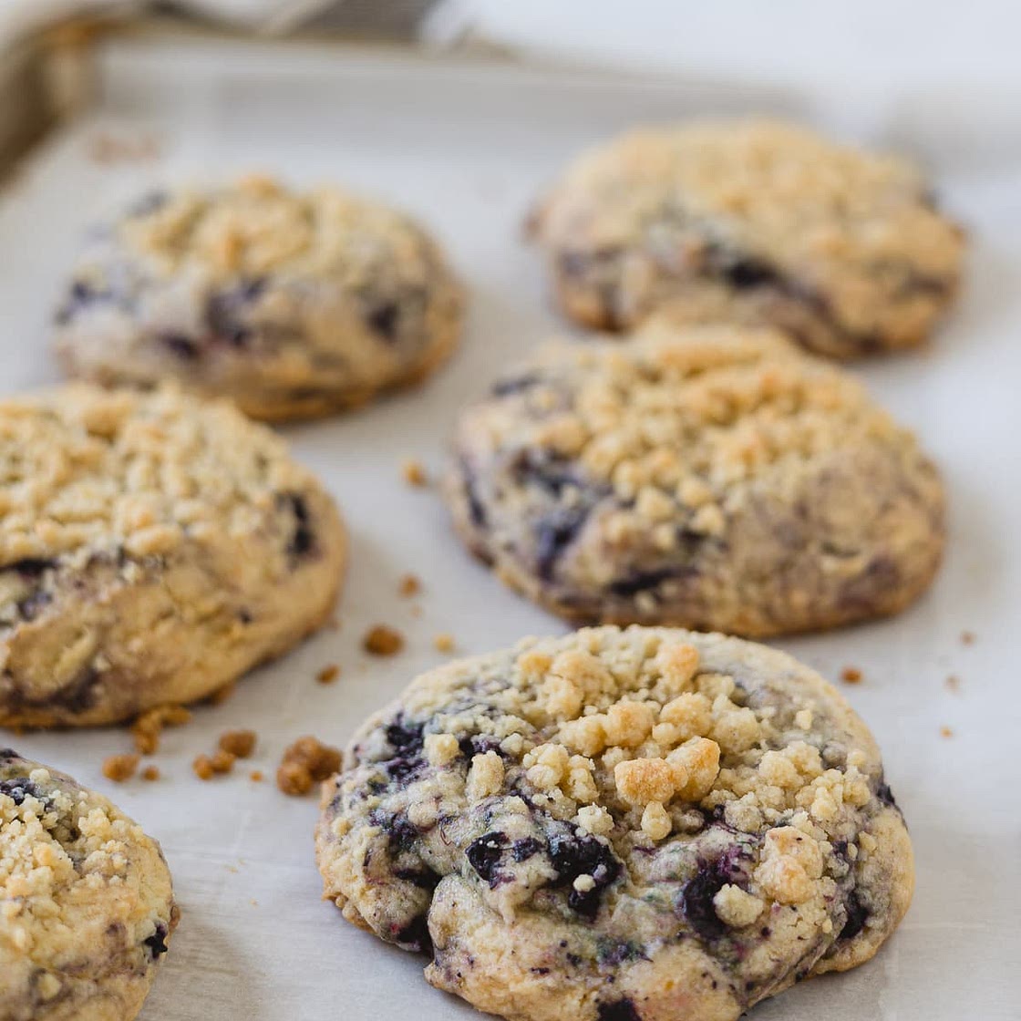 Crumbl 🙀 Blueberry Muffin Cookies