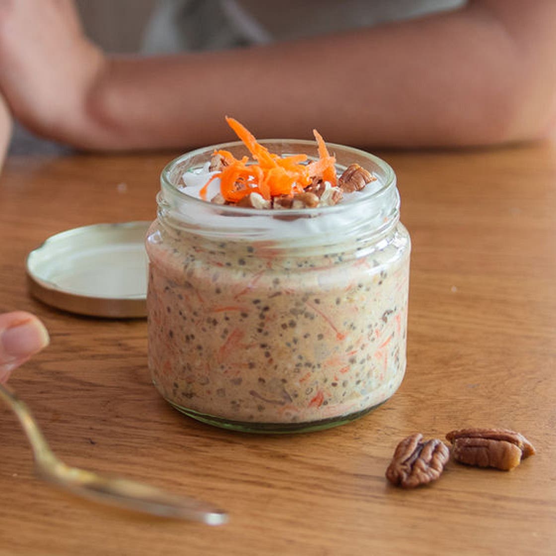 CARROT CAKE OVERNIGHT OATS