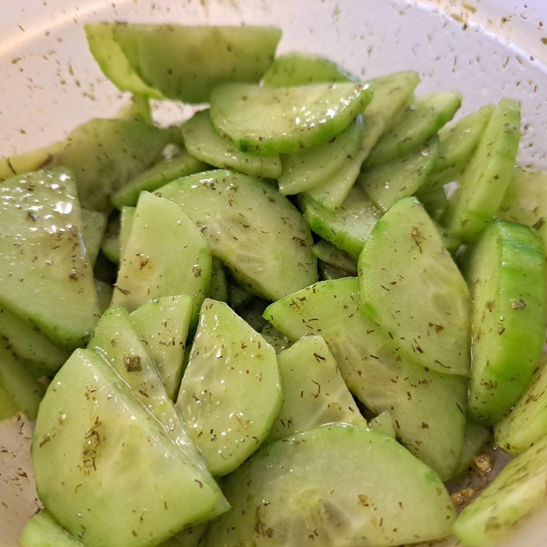 Dill-Gurkensalat