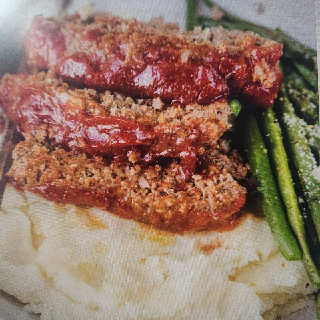 Meartloaf, Mashed Potatoes, Green Beans