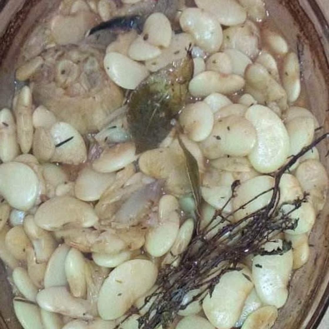 Brothy Oven Baked White Beans