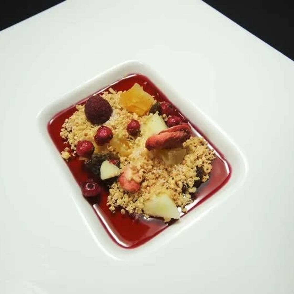 Muesli de foie gras, gelée d’hibiscus
