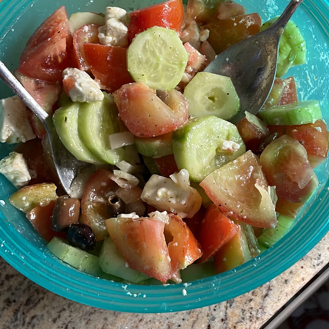 Insalata greca con pomodori, olive e feta