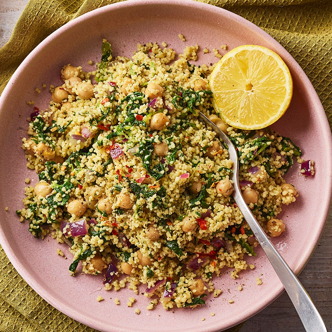 Couscous with spinach and chickpeas (garbanzos)
