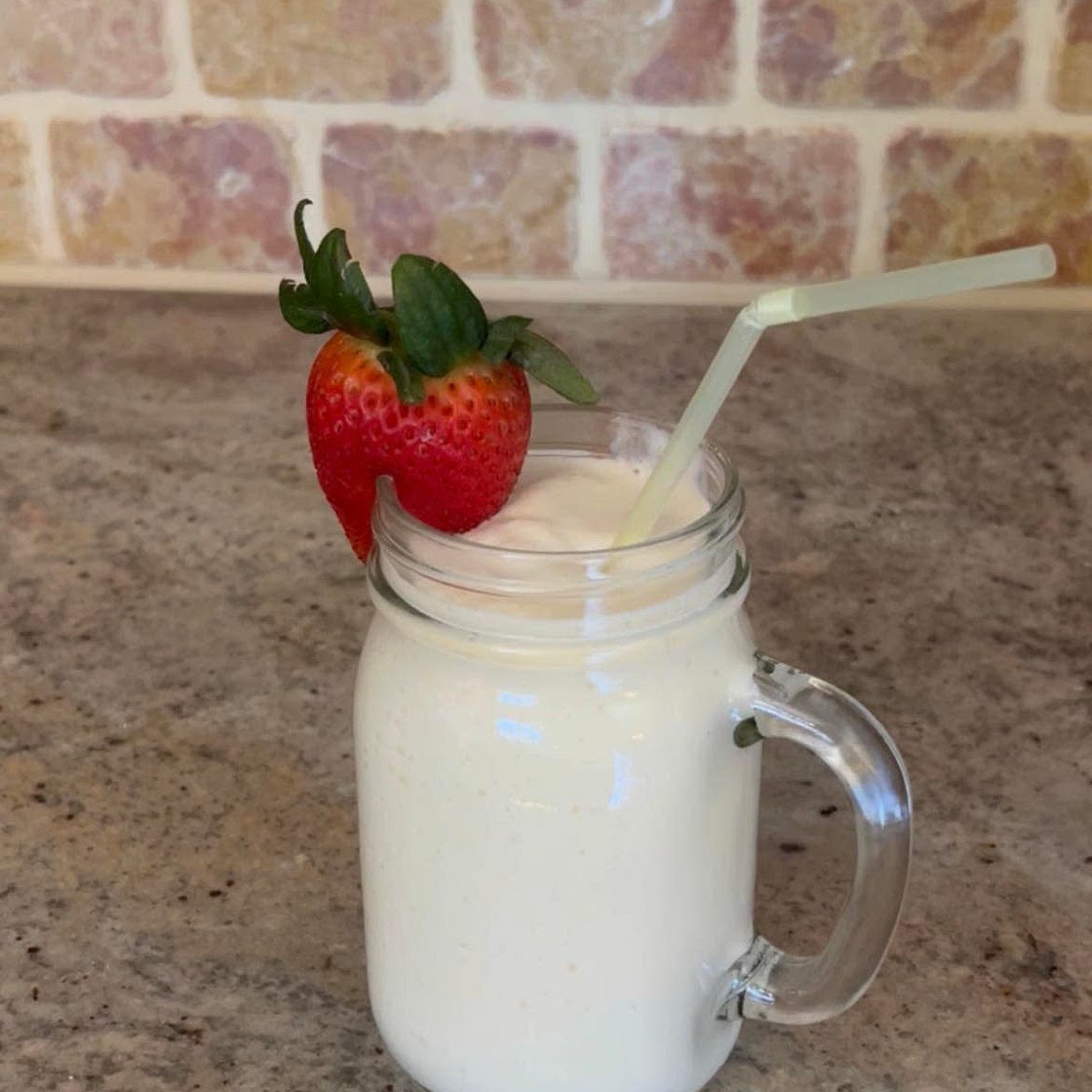 Pineapple cream smoothie