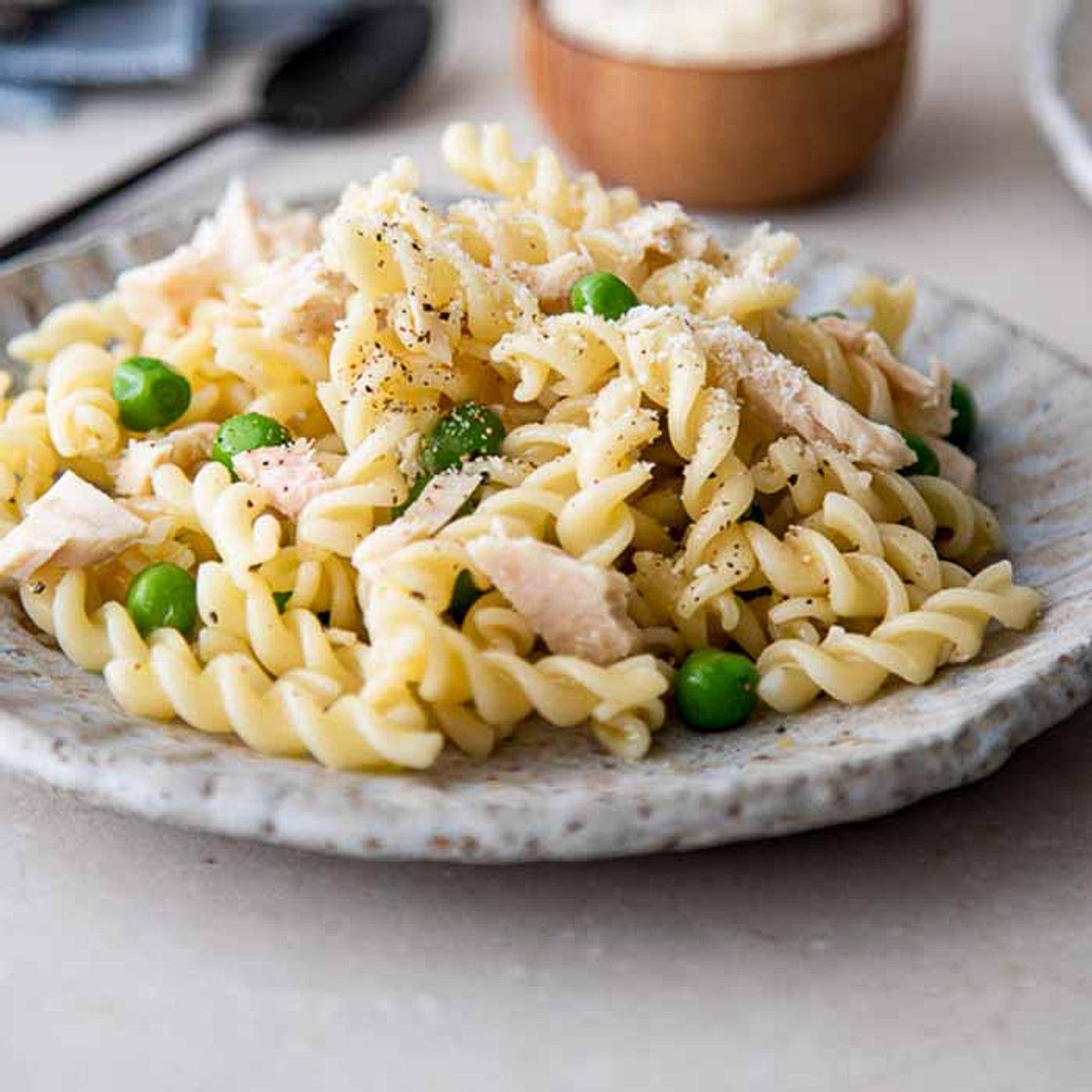 CANNED TUNA PASTA w. LEMON & GARLIC