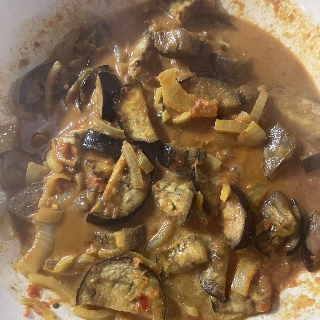 Roasted aubergine & tomato curry