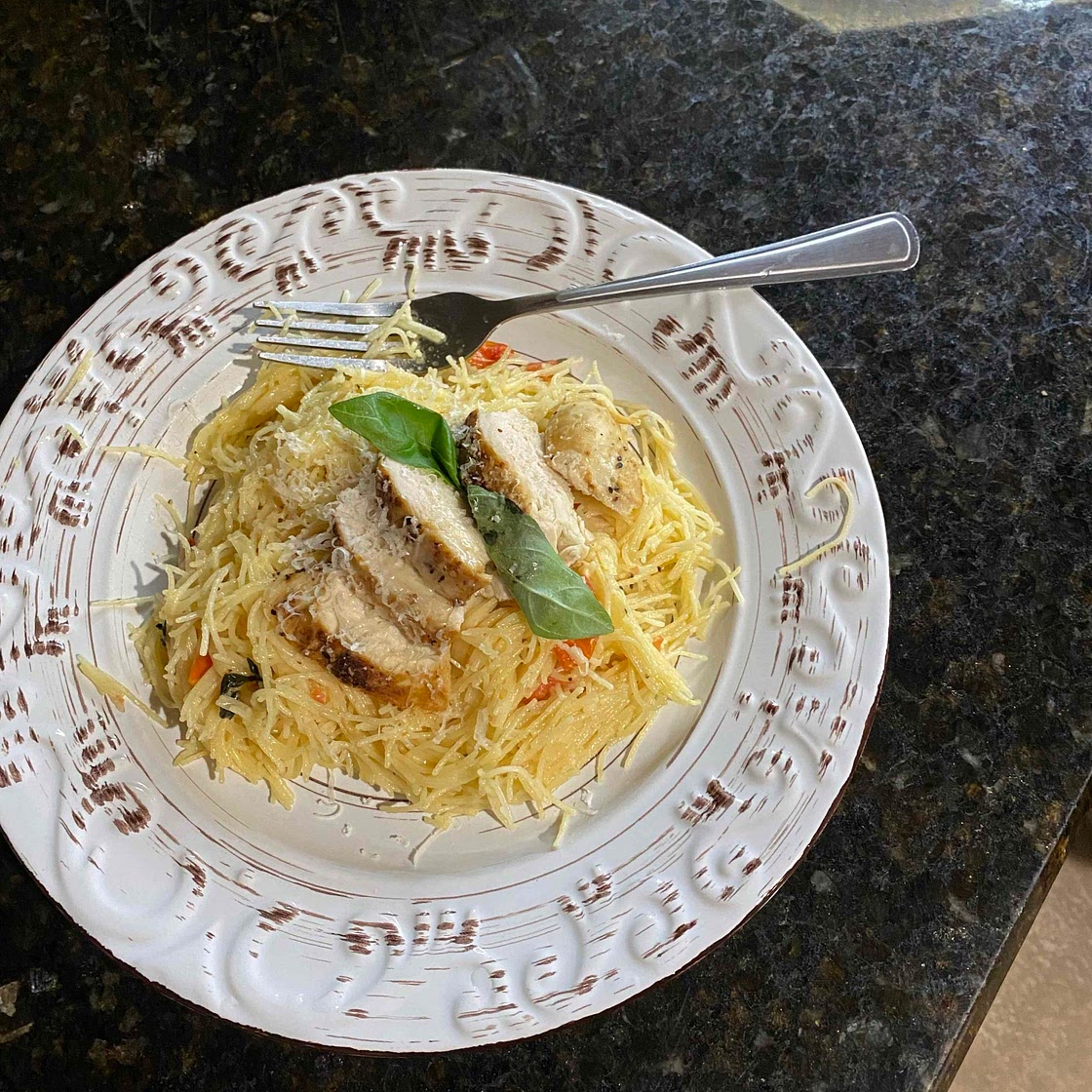 Tomatoe and basil chicken pasta