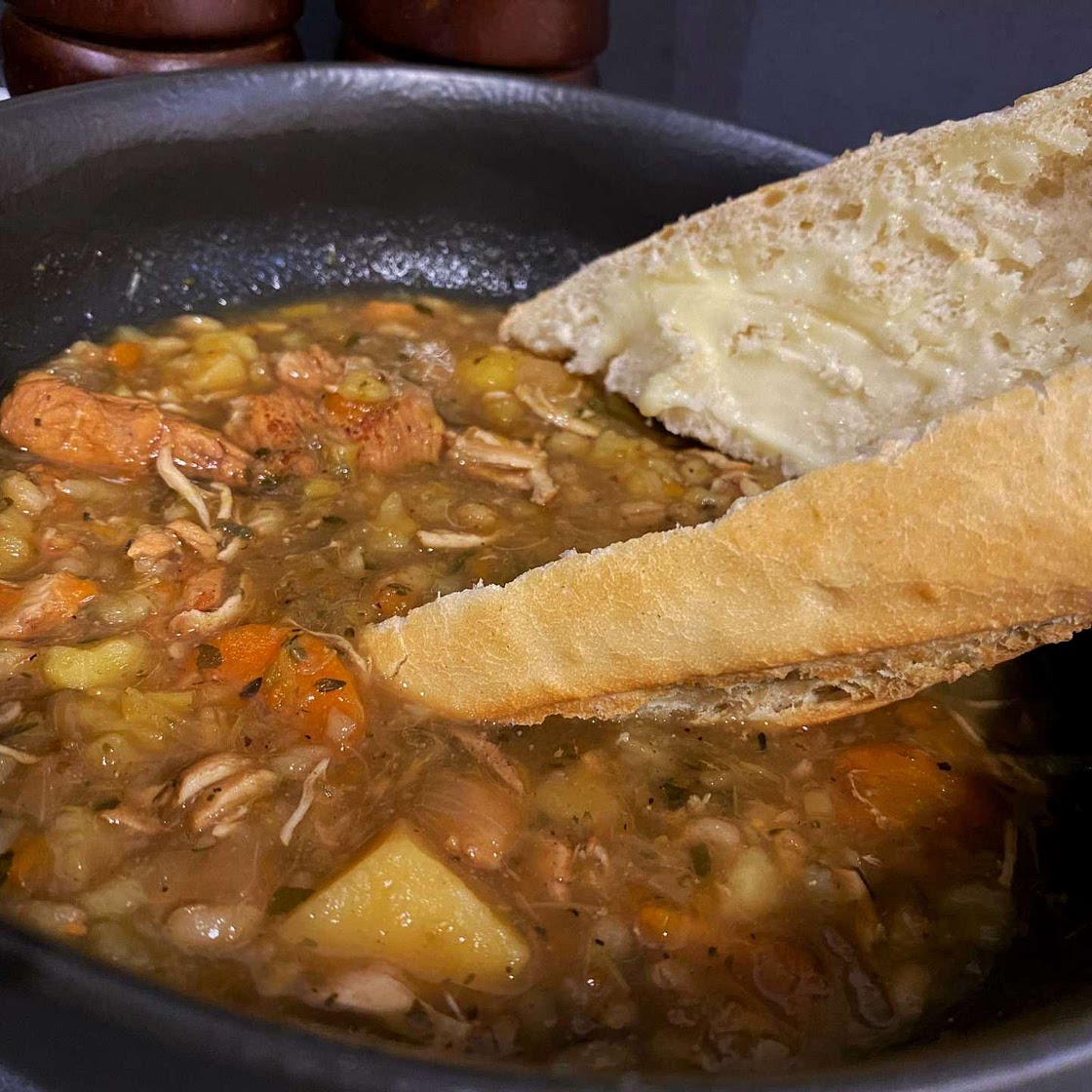 Hearty Chicken & Vegetable Soup 