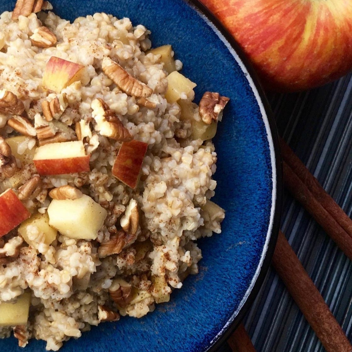 Slow Cooker Apple Cinnamon Oatmeal