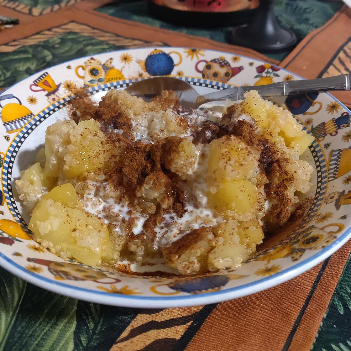 Cinnamon Apple Breakfast Quinoa