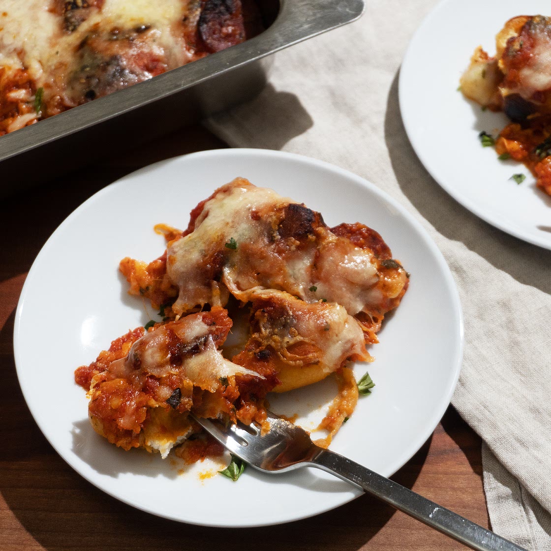 Garlic Knot Pizza Bake