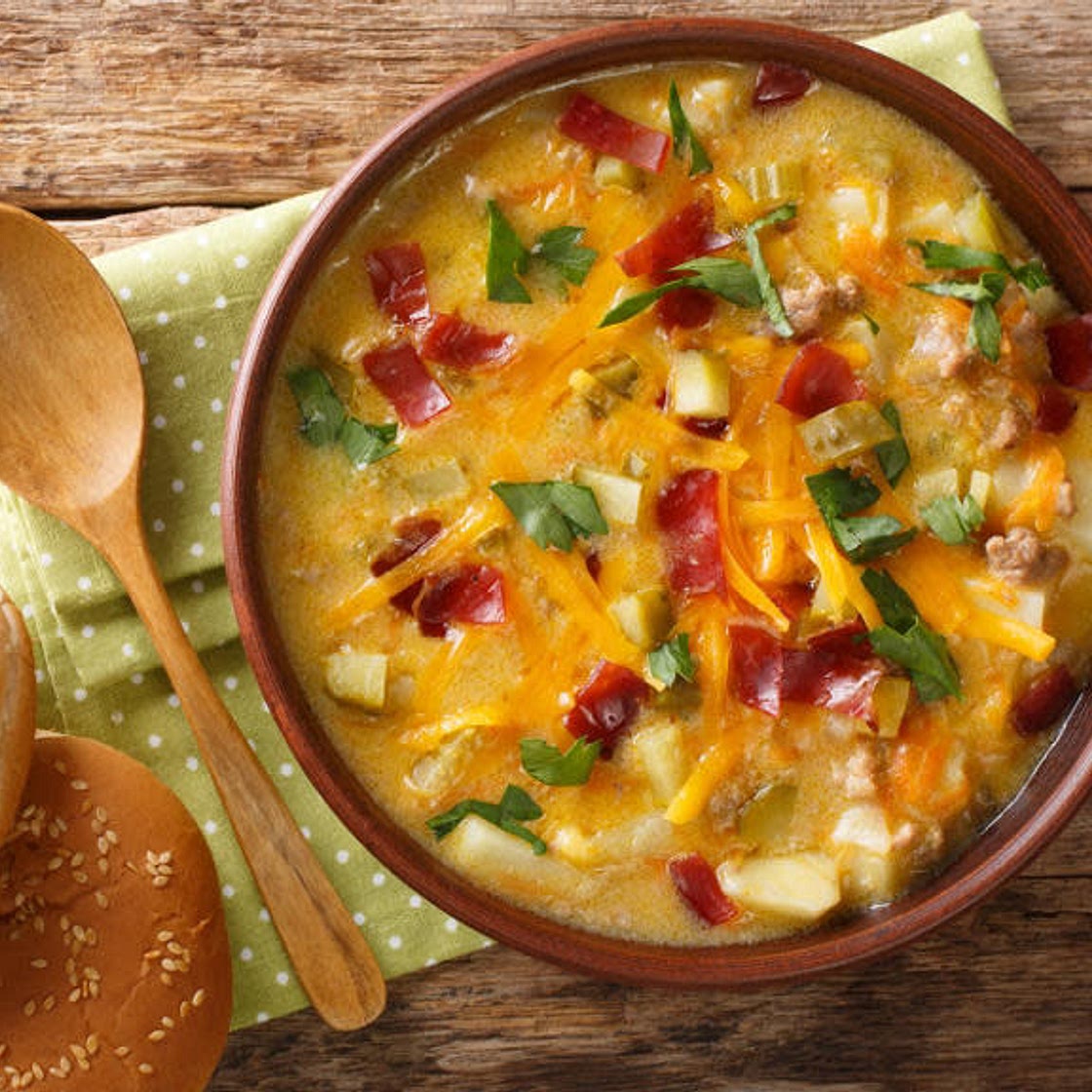 Herzhafte Cheeseburger-Suppe