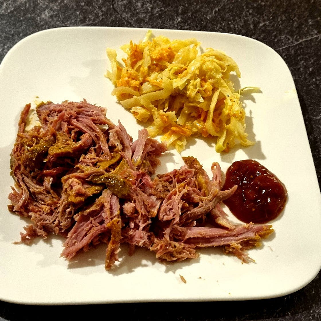 Pulled Pork aus dem Ofen mit selbstgemachten Coleslaw