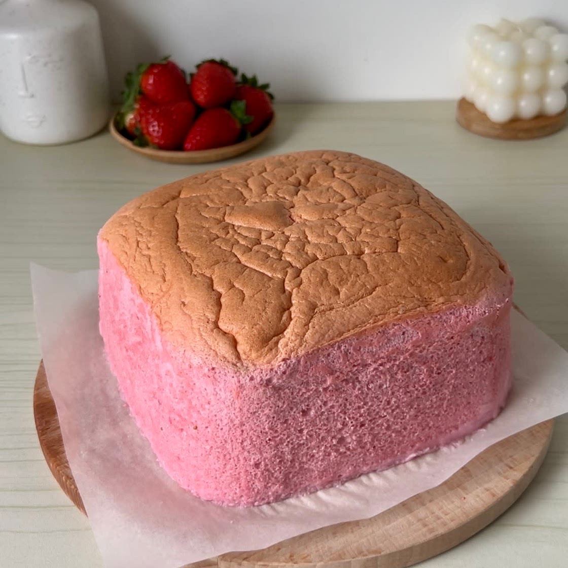 Strawberry castella cake 