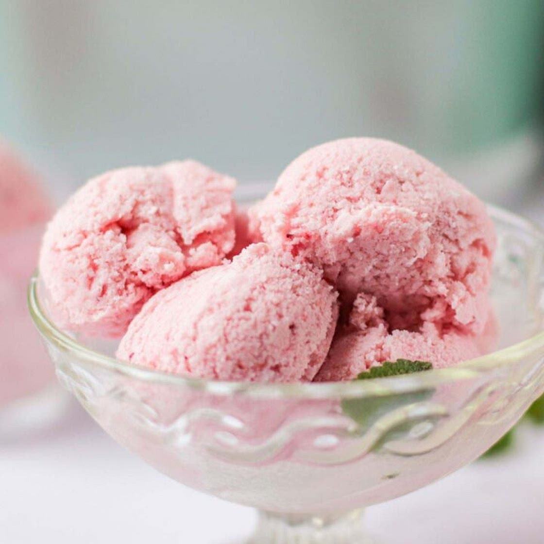 Homemade Fresh Strawberry Ice Cream