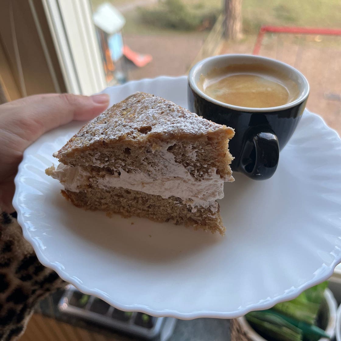 Coffee & walnut cake