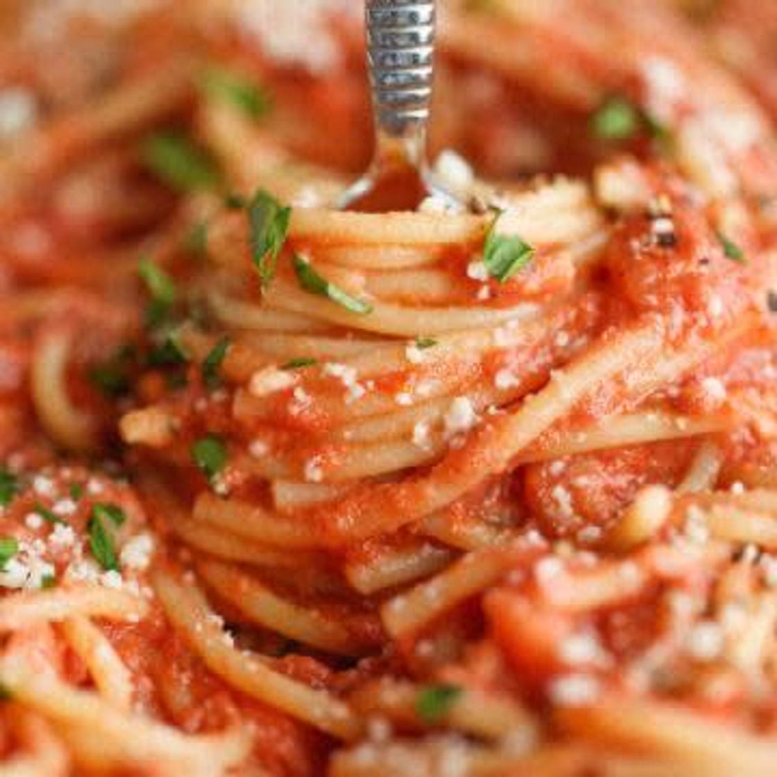 Spaghetti with tomato cream sauce