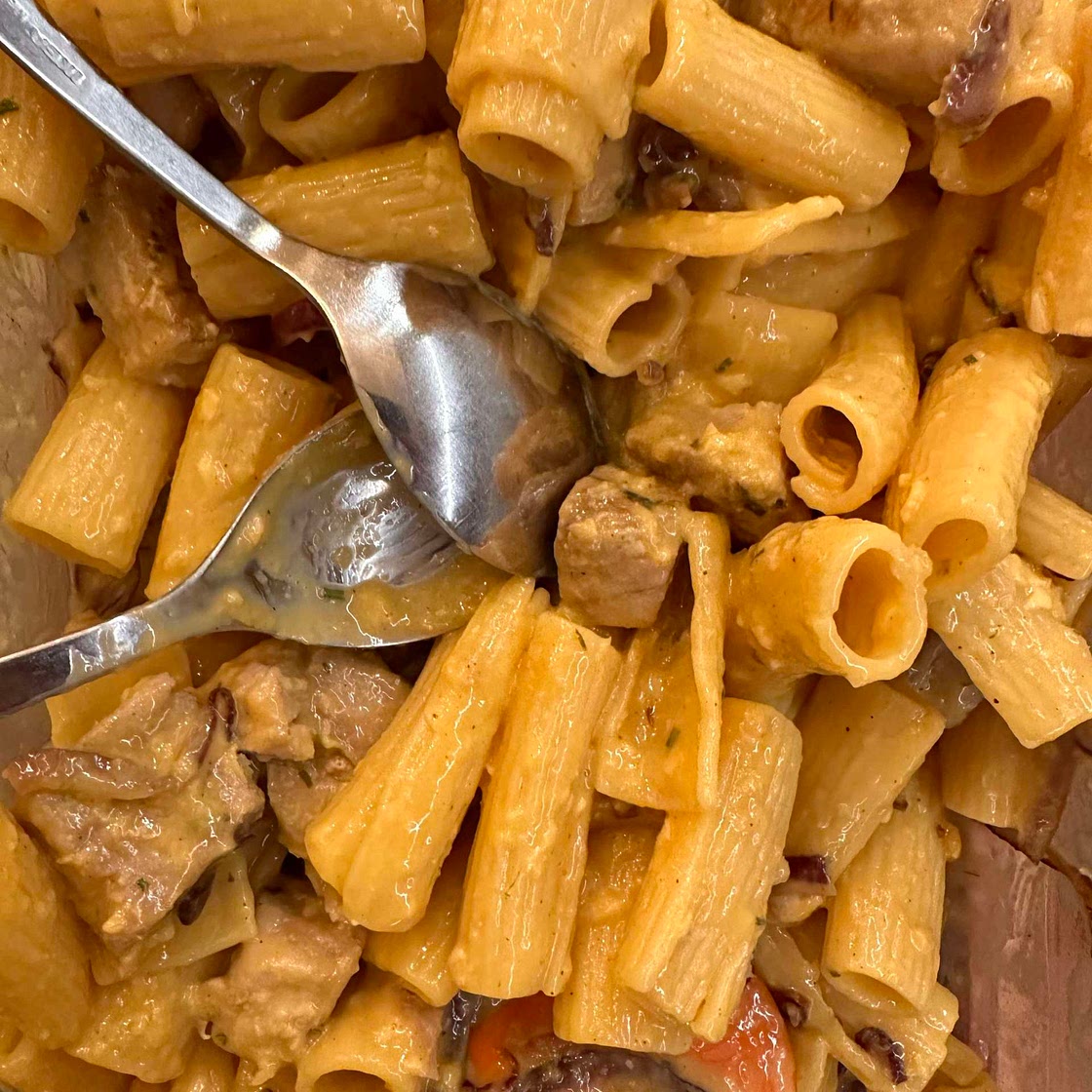 Rigatoni alla Carbonara di Tonno