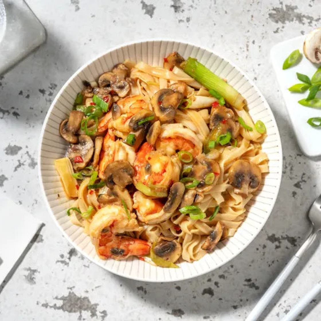 Nouilles façon chow fun aux crevettes