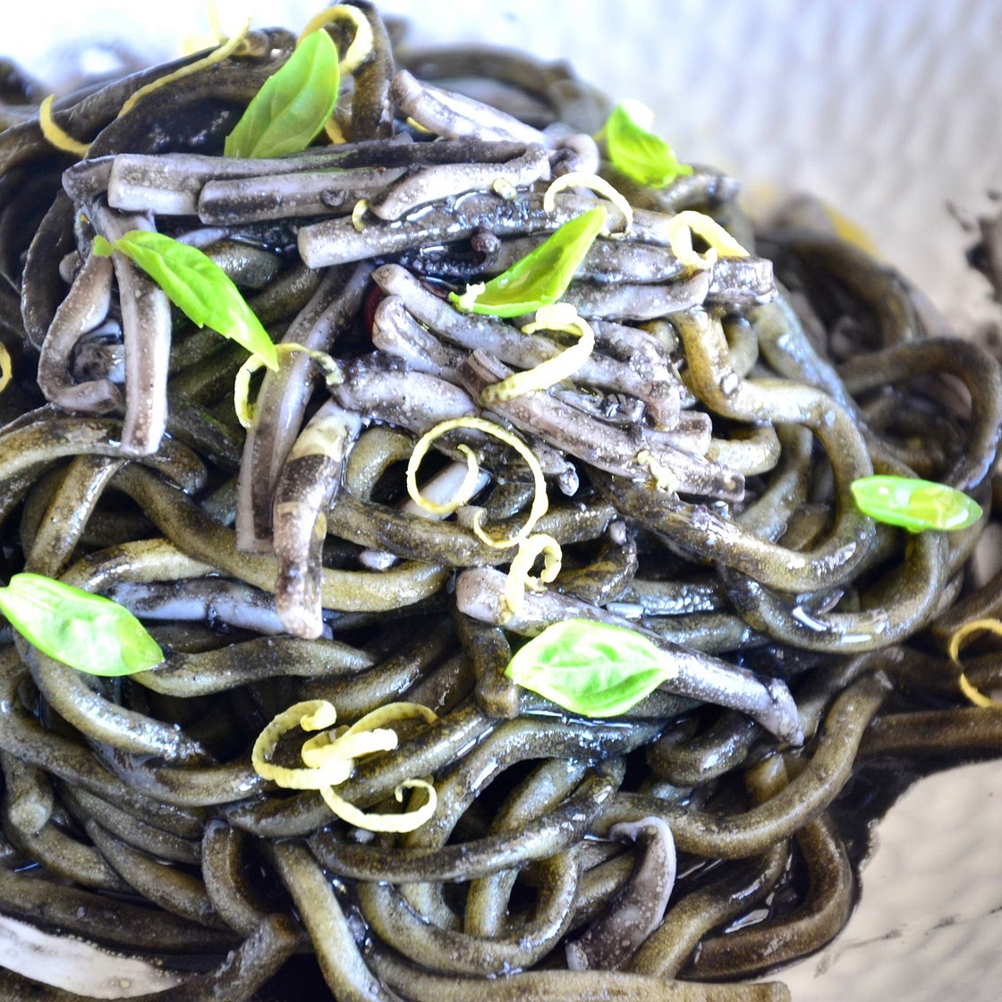 Spaghetti with squid ink