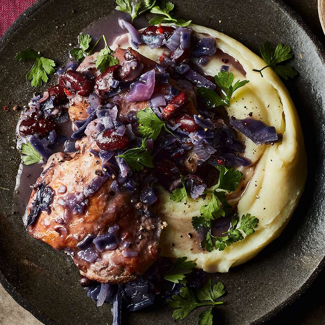 Kidney bean, red cabbage & chicken stew