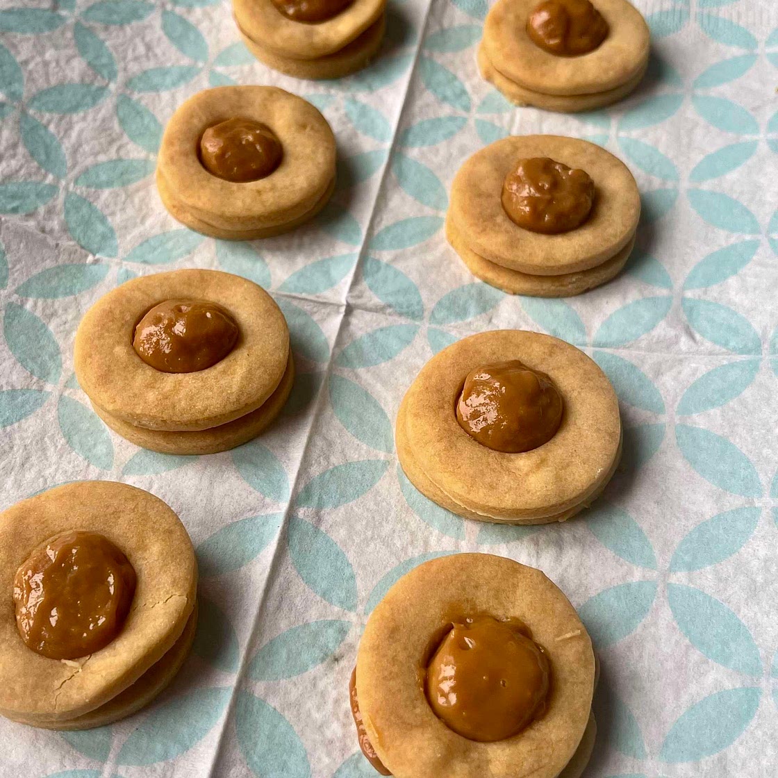 Dulche De Leche Cookies only 3 Ingredients