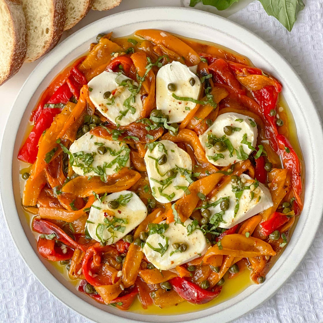 Roasted pepper salad with mozzarella