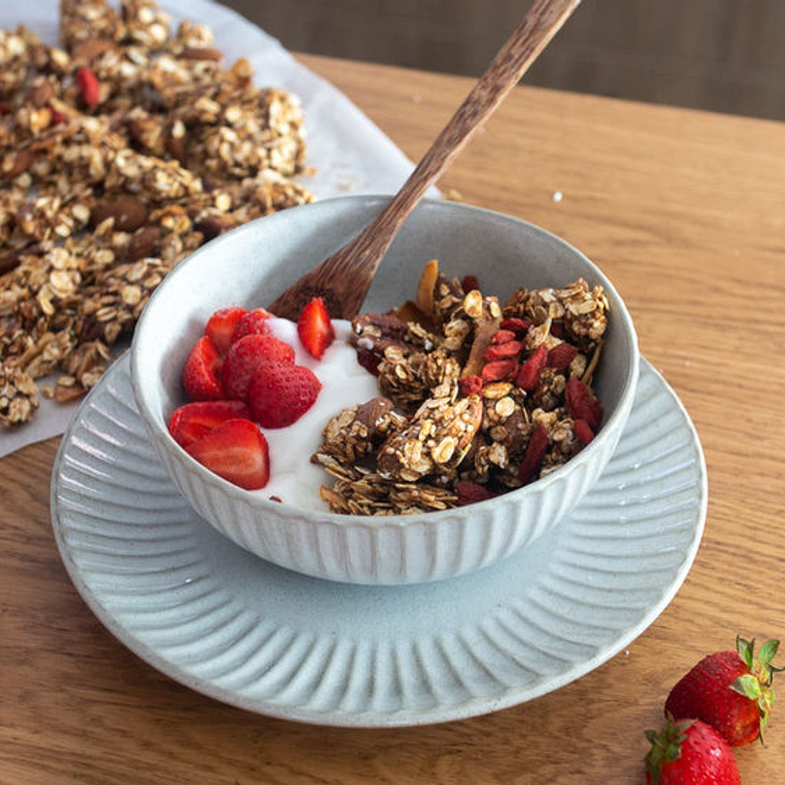 OIL-FREE VEGAN GRANOLA