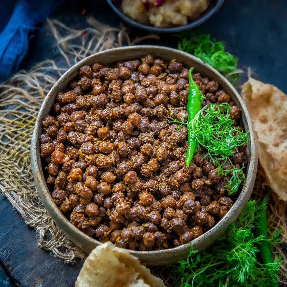 Dry Black Chana Masala (Spicy)