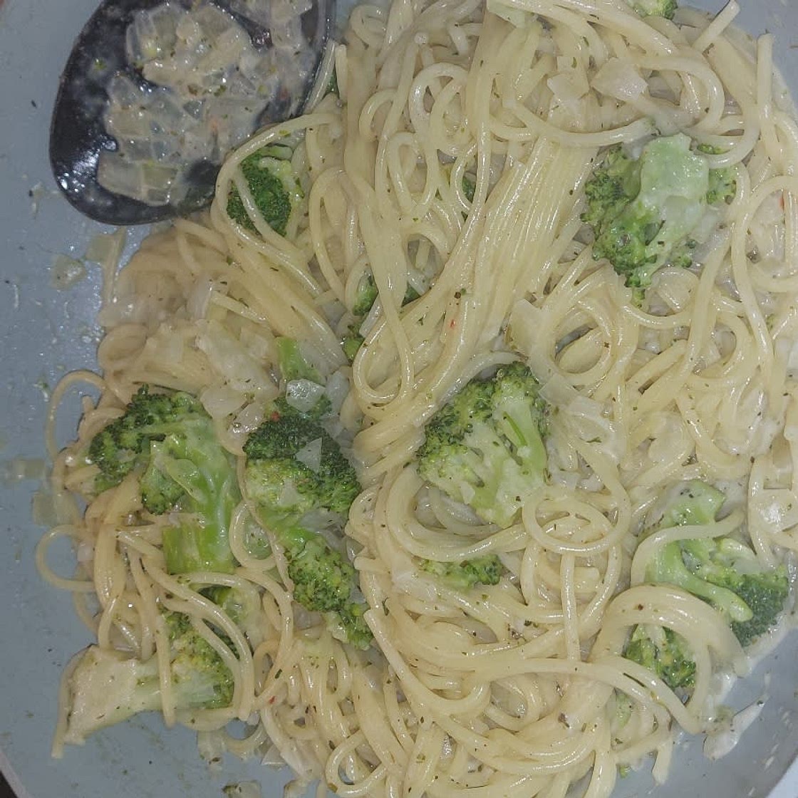 Cheesy Broccoli Pasta