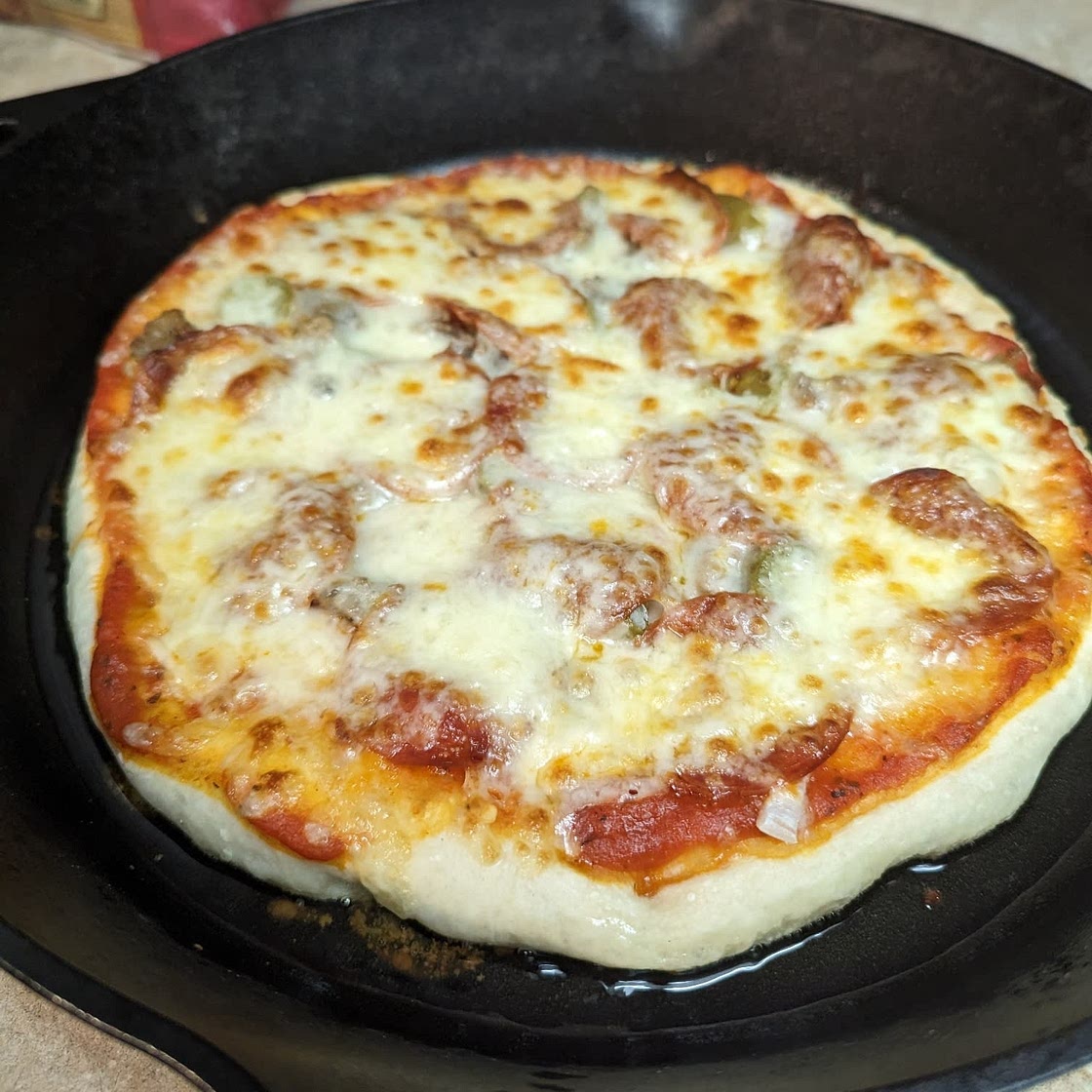 The Best Cast Iron Skillet Pizza (30 Minute)